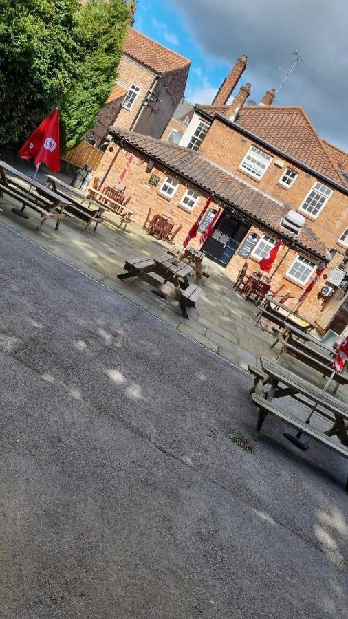 Gillygate Bar And Hotel