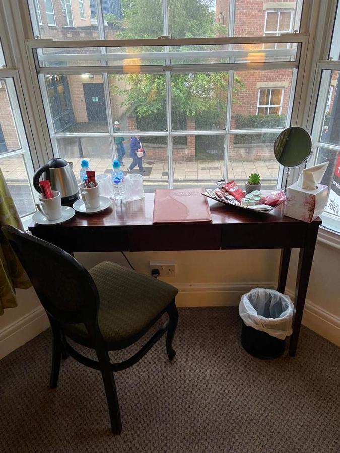 Gillygate Bar And 3* York