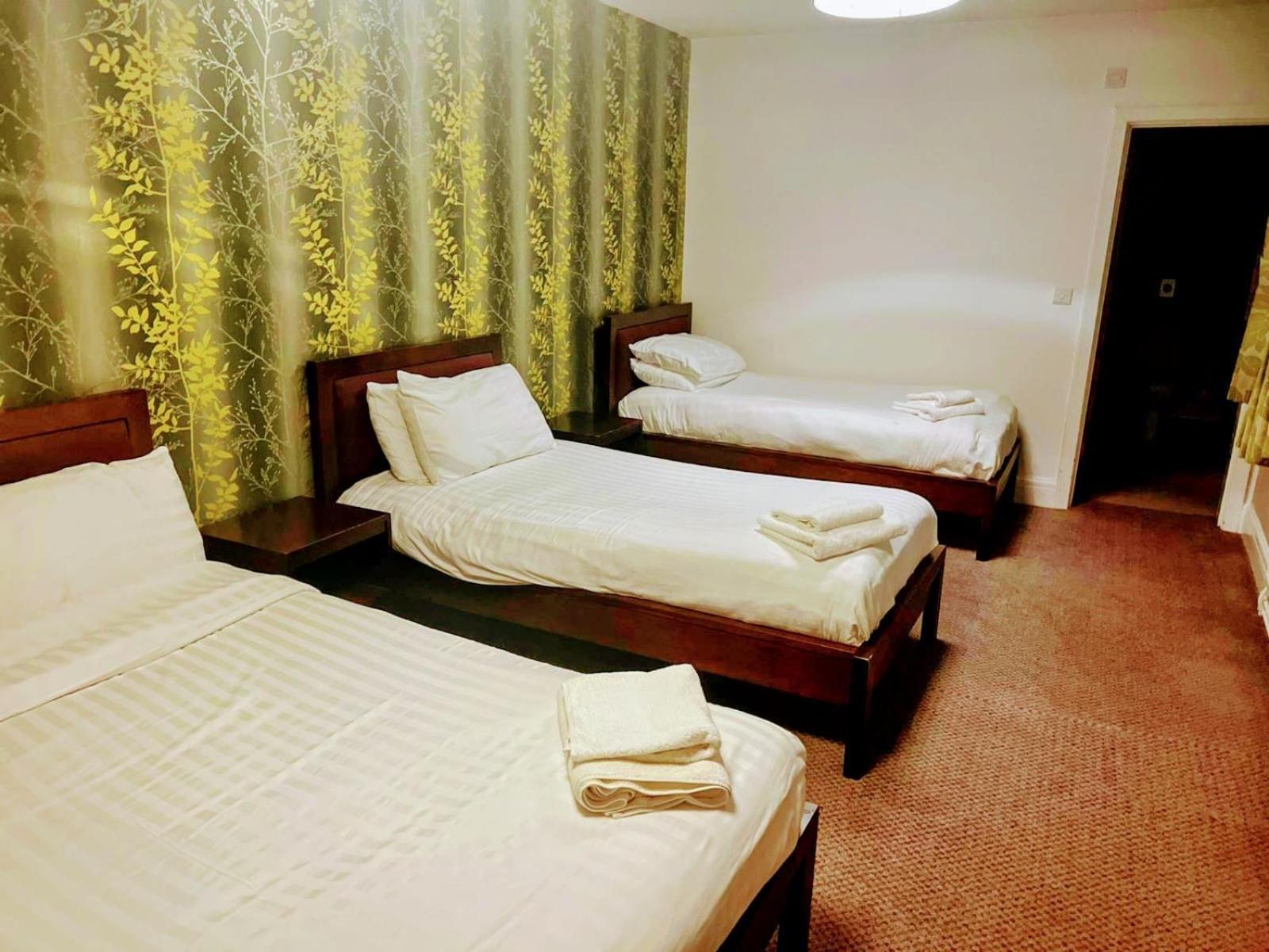 Gillygate Bar And Hotel