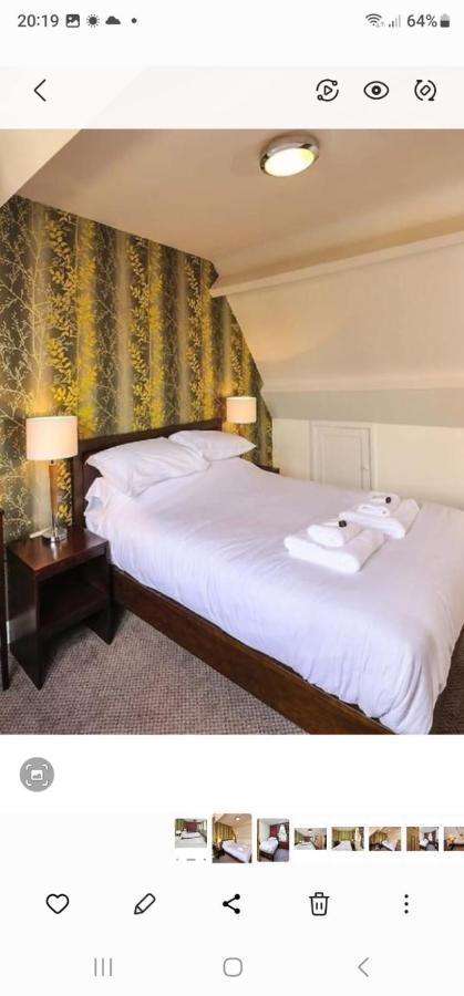 Gillygate Bar & Tea Hotel